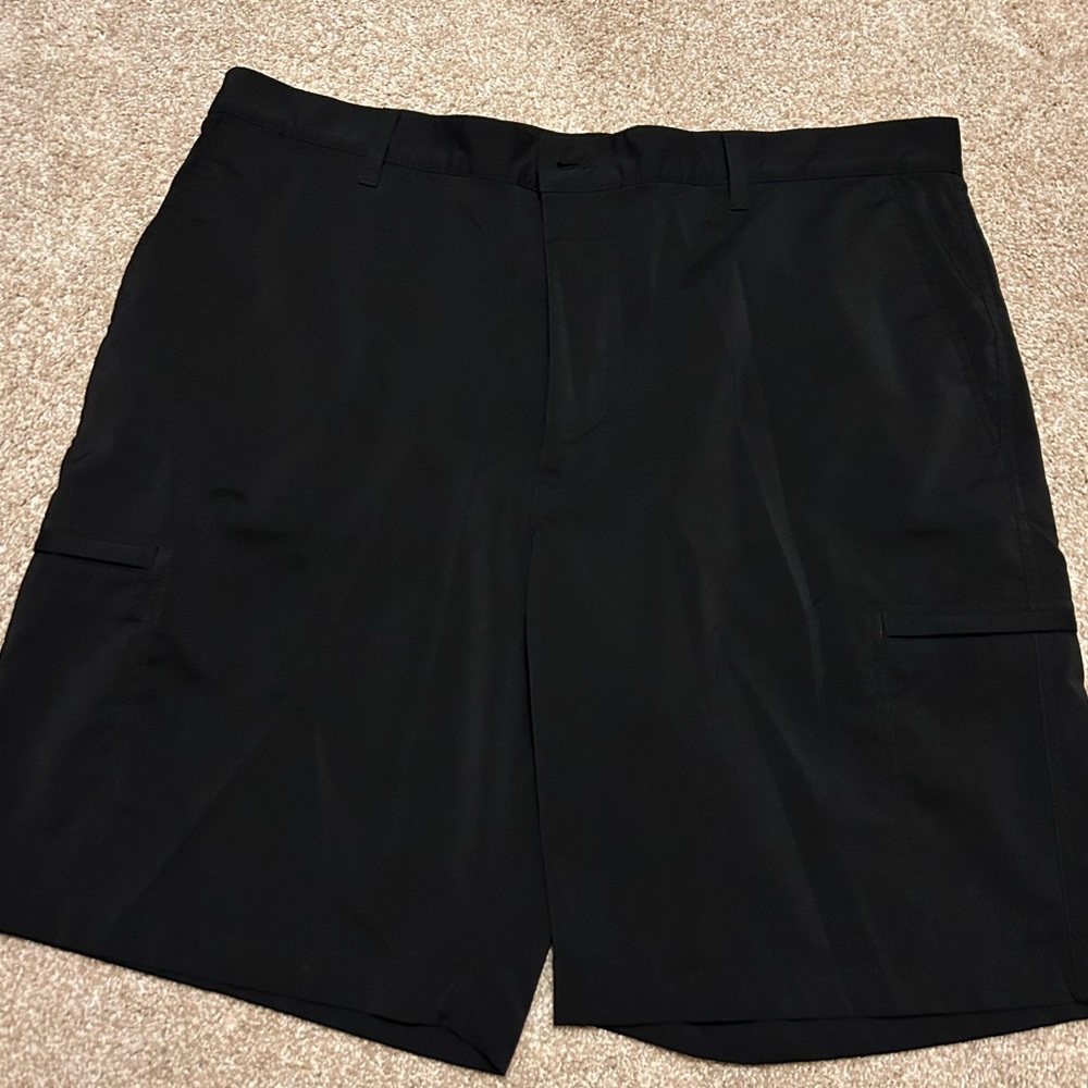 Chaps Men’s Black Golf Shorts Size 38